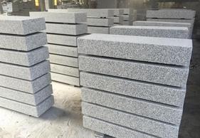 深圳石材廠家大量供應(yīng)花崗巖蘑菇石，助力建筑工程品質(zhì)提升